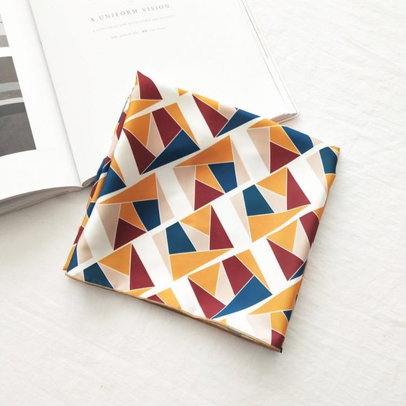 Geometric Art Silk scarf - Picture 4 of 12